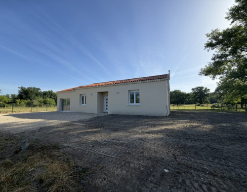 maison  LA ROCHE CHALAIS