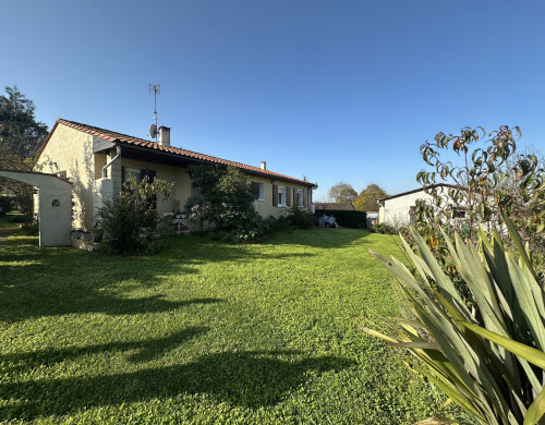 maison  LA ROCHE CHALAIS