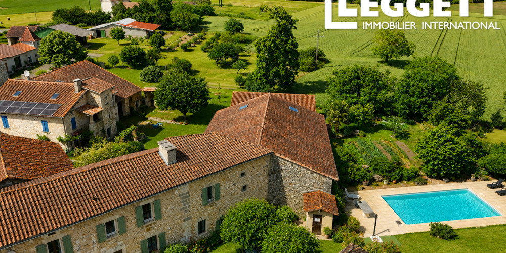 maison à LA TOUR BLANCHE (24320)
