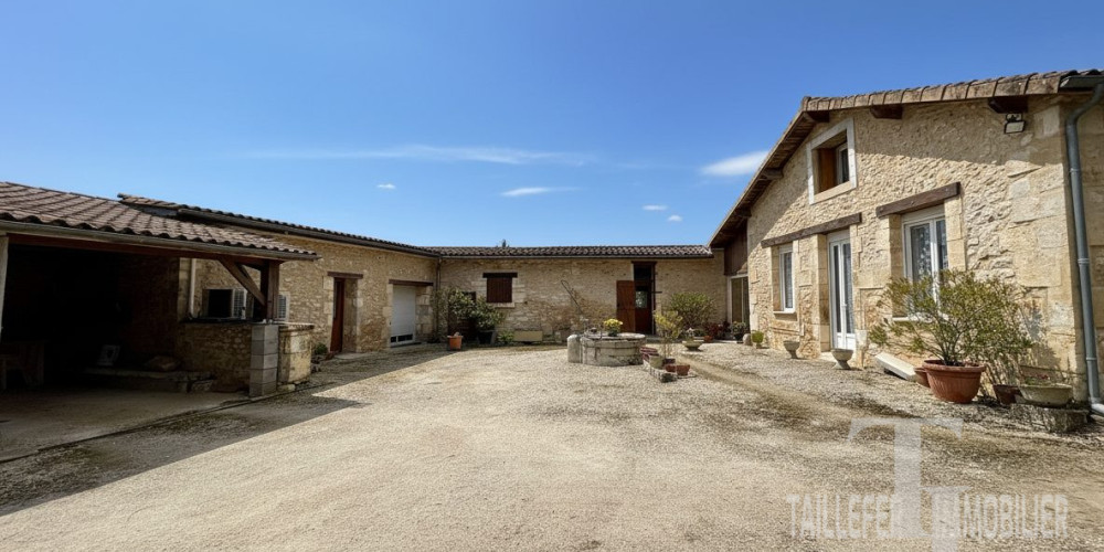 maison à ANTONNE ET TRIGONANT (24420)