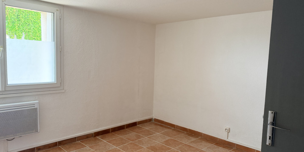 appartement à LA ROCHE CHALAIS (24490)