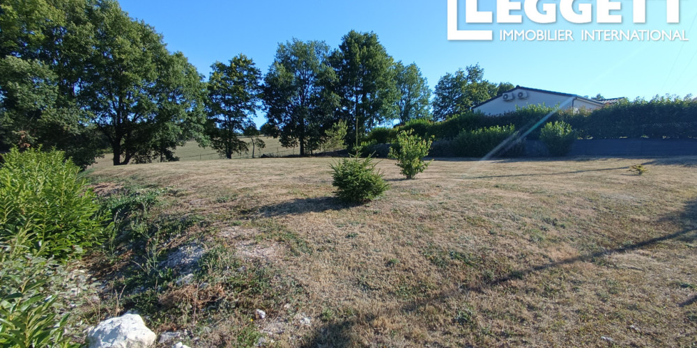terrain à PERIGUEUX (24000)