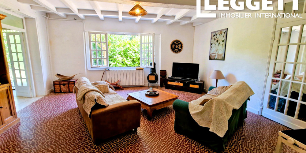 maison à MENESPLET (24700)