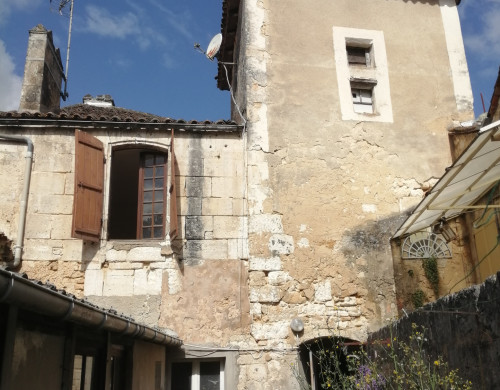 maison  LA ROCHEBEAUCOURT ET ARGENTINE