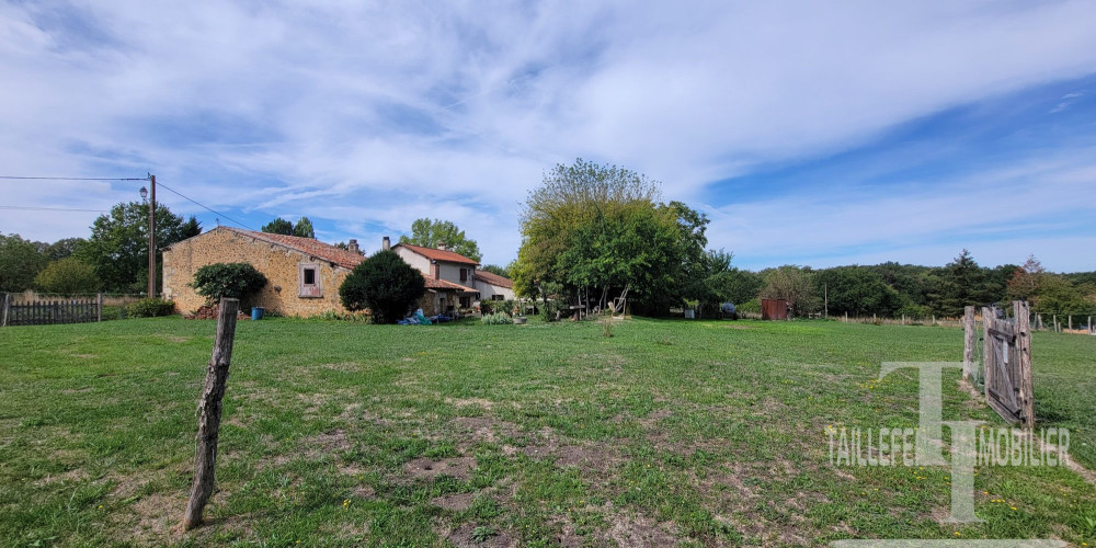 maison à CONNEZAC (24300)