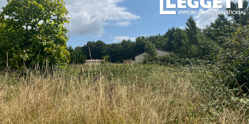 terrain à MONTPEYROUX (24610)