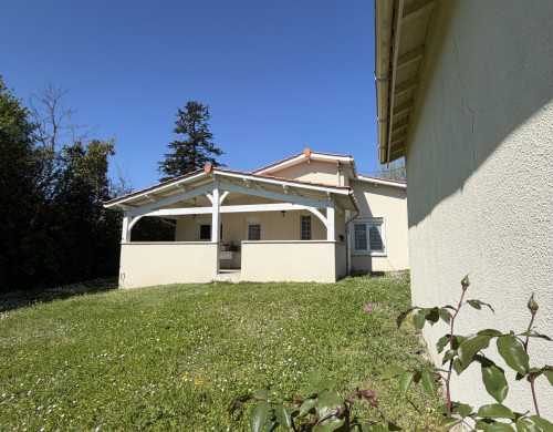 maison  LA ROCHE CHALAIS