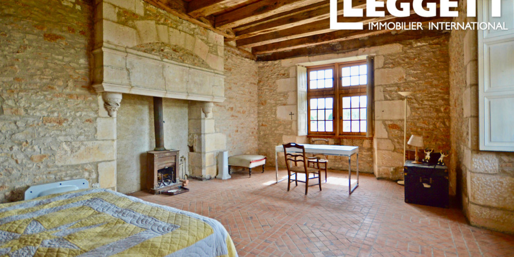 maison à COULAURES (24420)