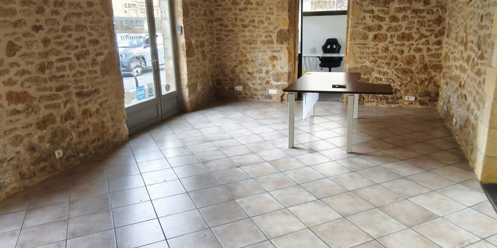 local commercial à SARLAT LA CANEDA (24200)