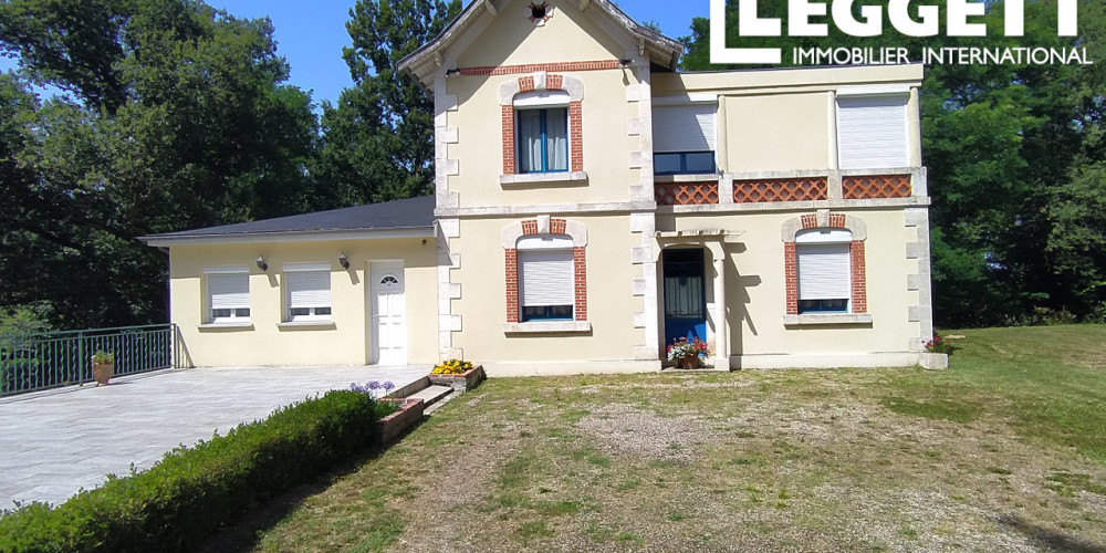maison à MONTPON MENESTEROL (24700)