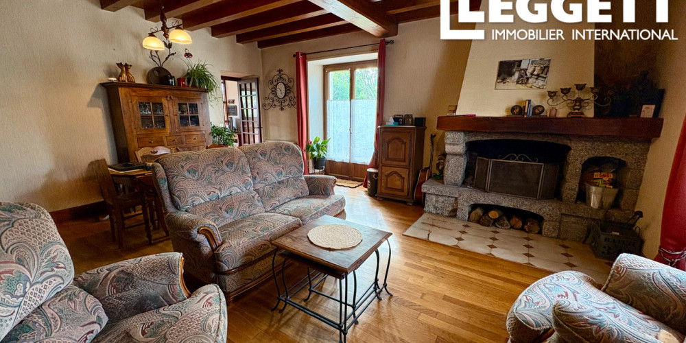 maison à ST SAUD LACOUSSIERE (24470)