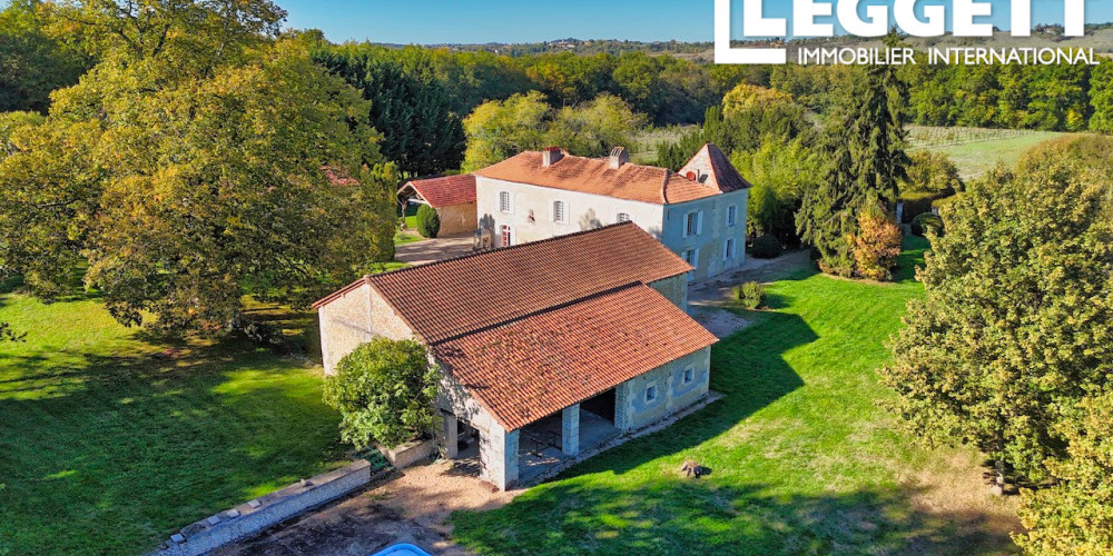 maison à DOUCHAPT (24350)