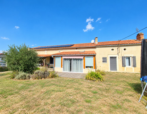 maison  LA ROCHE CHALAIS