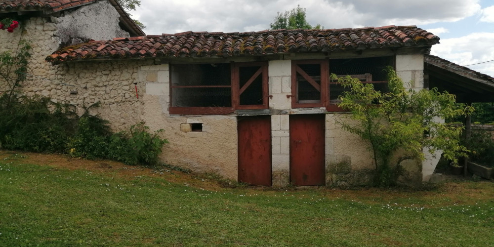 maison à LUSIGNAC (24320)