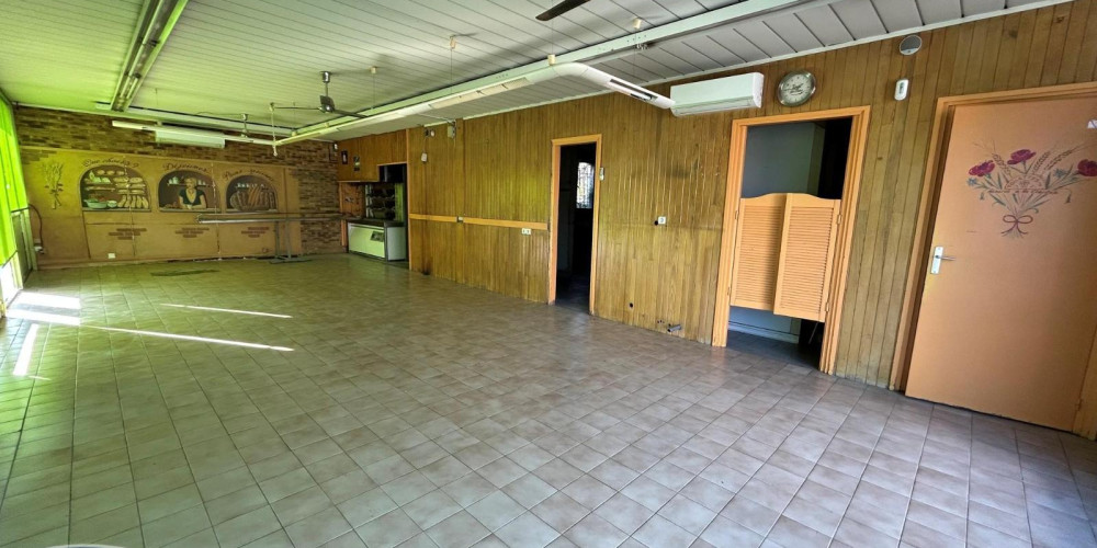 local commercial à PERIGUEUX (24000)