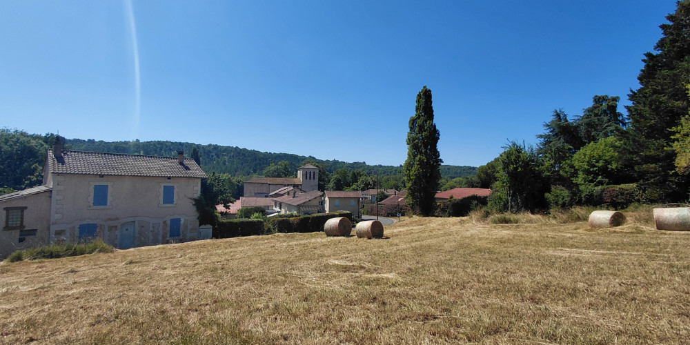 terrain à CHATEAU L EVEQUE (24460)