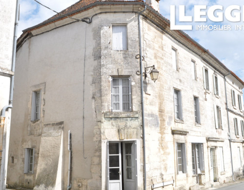 maison  LA TOUR BLANCHE