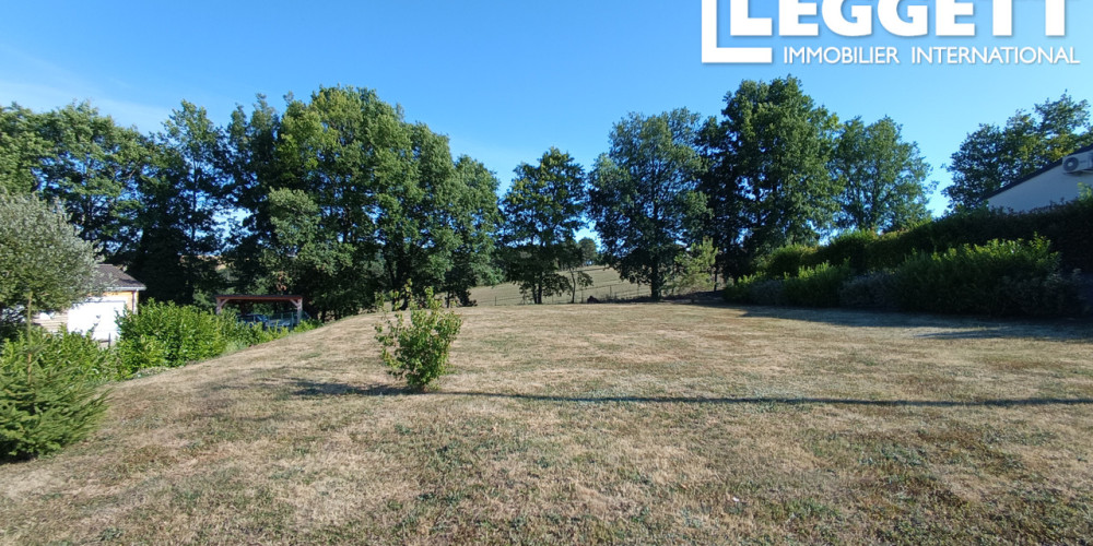 terrain à PERIGUEUX (24000)