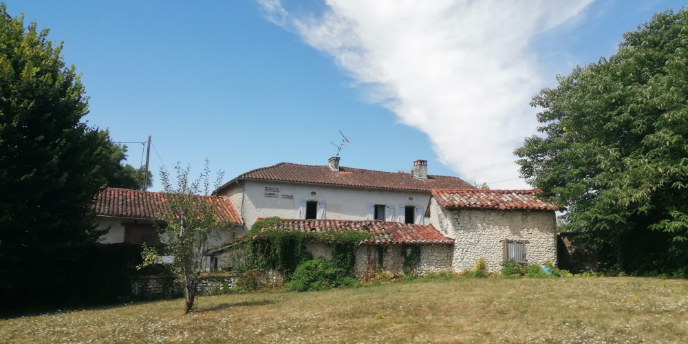 maison à LUSIGNAC (24320)