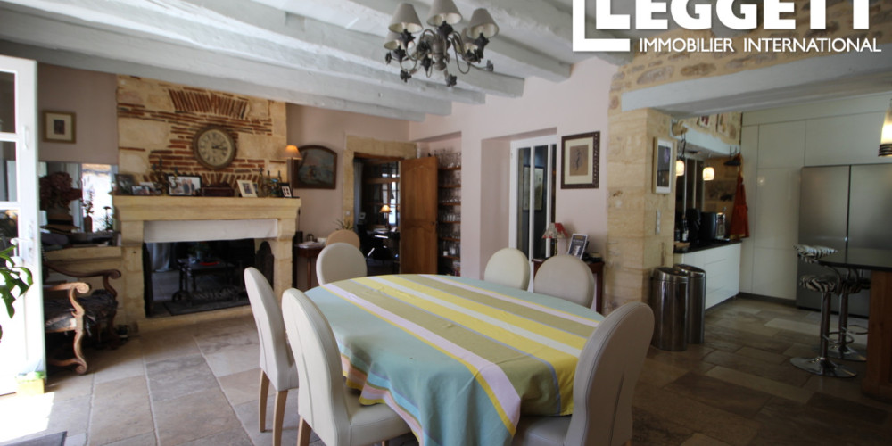 maison à LE BUGUE (24260)