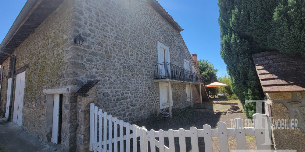maison à ST SAUD LACOUSSIERE (24470)
