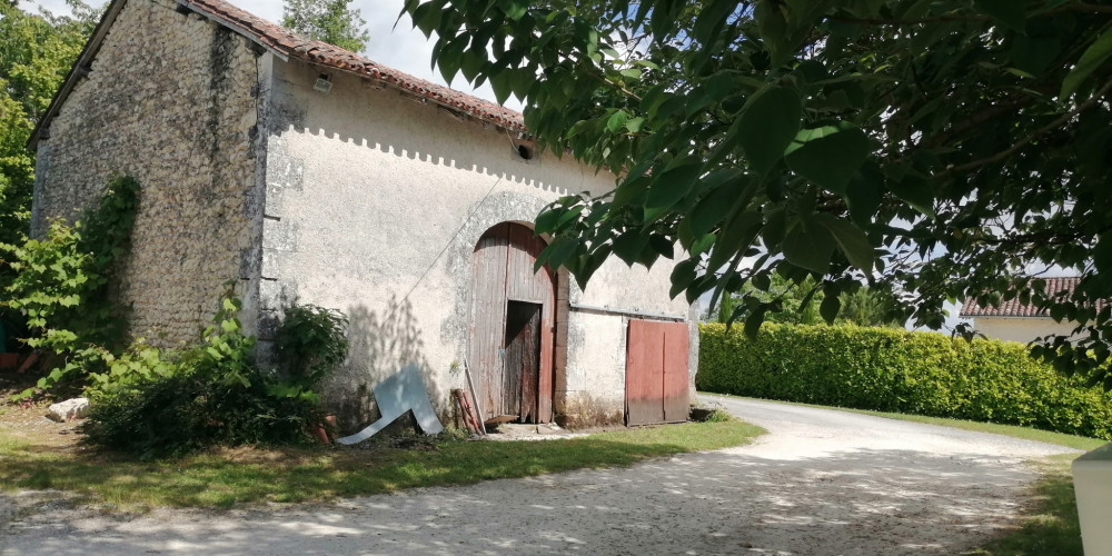 maison à LUSIGNAC (24320)