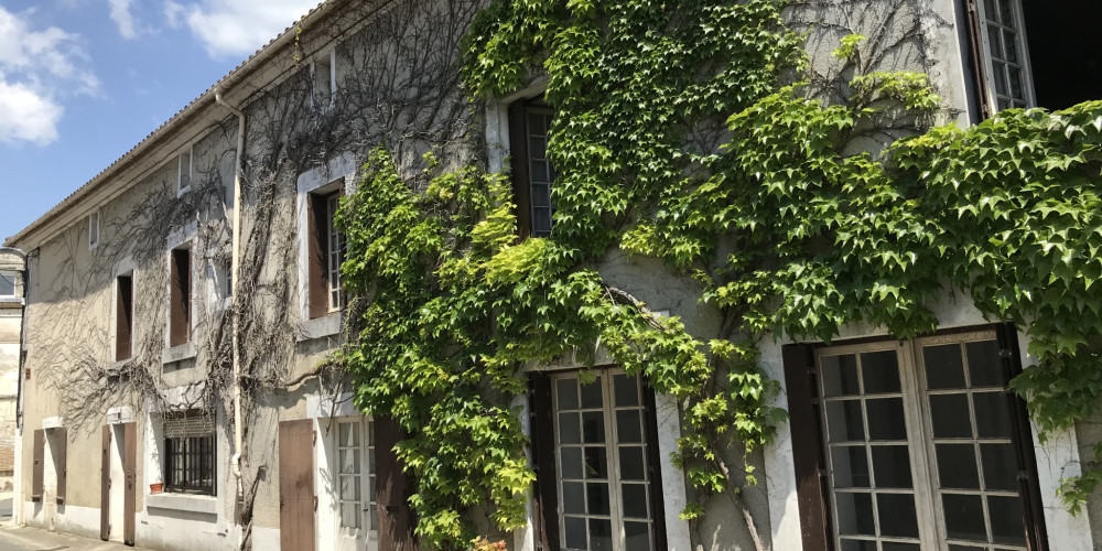 maison à MAREUIL (24340)
