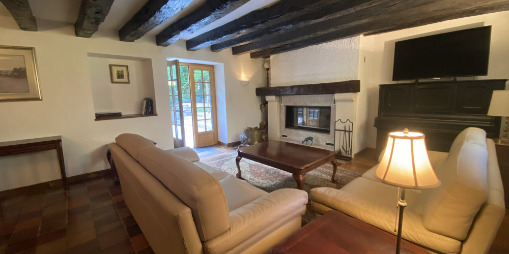 maison à LA DOUZE (24330)