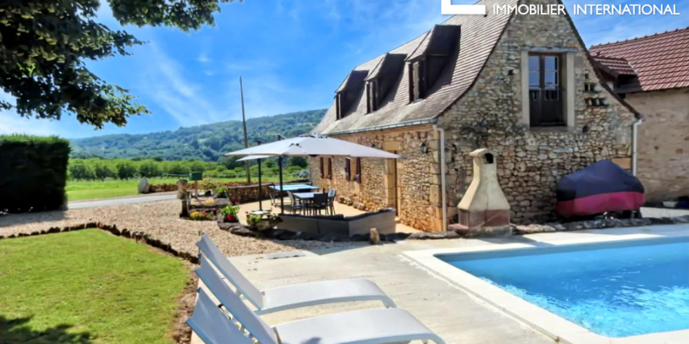 maison à ST LEON SUR VEZERE (24290)