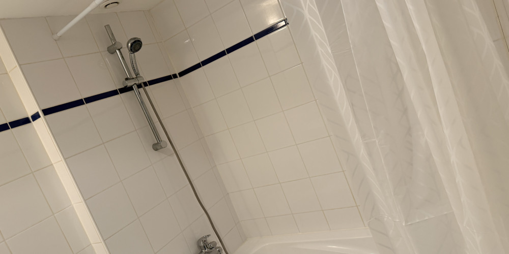 appartement à LA ROCHE CHALAIS (24490)