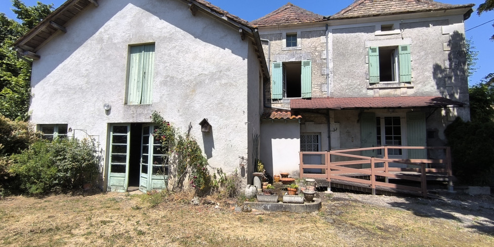 maison à GRAND BRASSAC (24350)