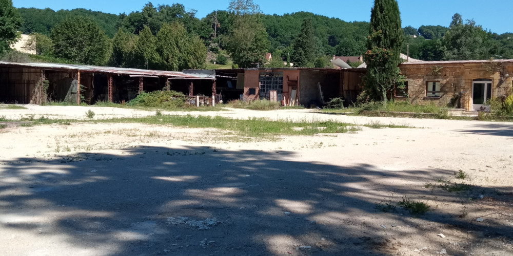 terrain à SARLAT LA CANEDA (24200)