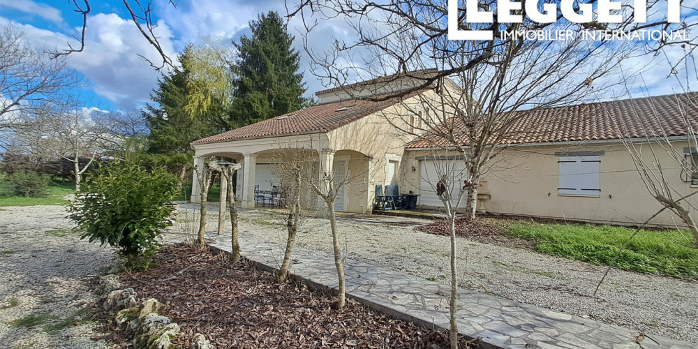 maison à CHAMPAGNE ET FONTAINE (24320)