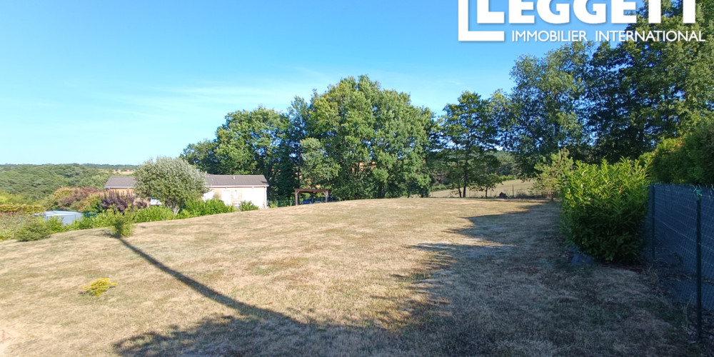 terrain à PERIGUEUX (24000)