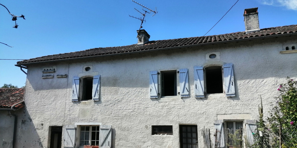 maison à LUSIGNAC (24320)