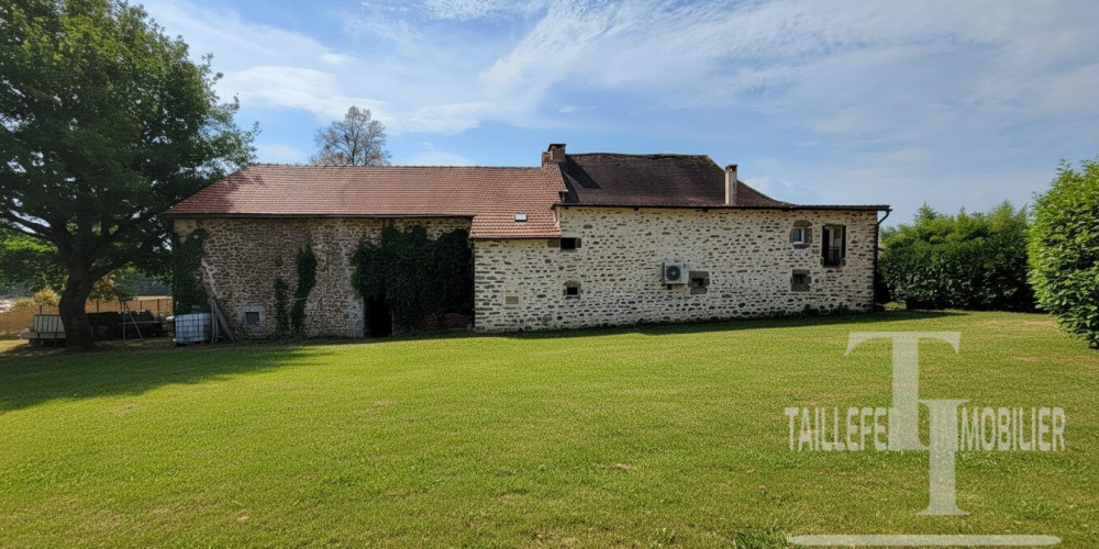 maison à ST SAUD LACOUSSIERE (24470)