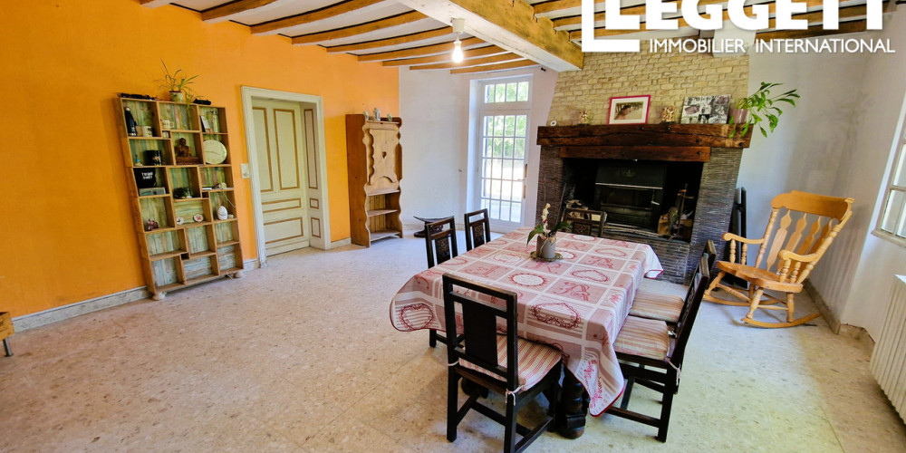 maison à MENESPLET (24700)