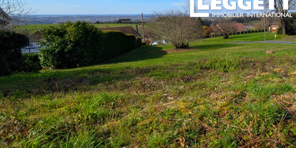 terrain à SALAGNAC (24160)