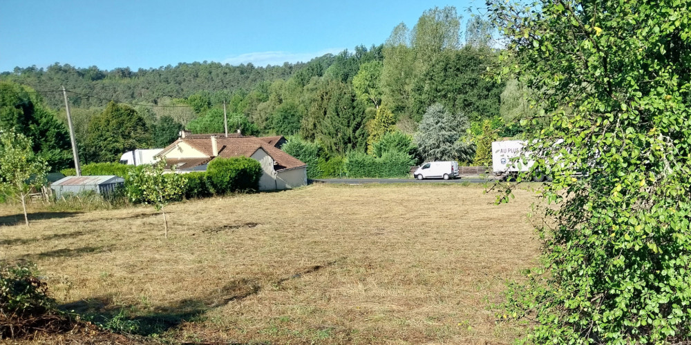 terrain à CHANCELADE (24650)