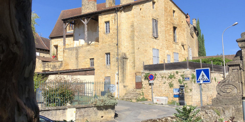 maison à SARLAT LA CANEDA (24200)