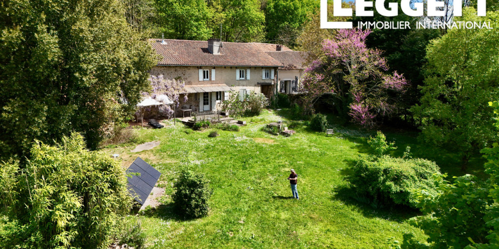 maison à ST BARTHELEMY DE BUSSIERE (24360)
