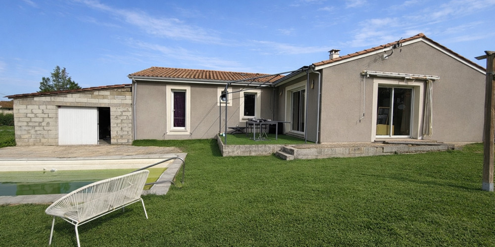 maison à LA ROCHE CHALAIS (24490)