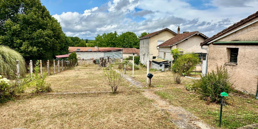 maison à NEGRONDES (24460)
