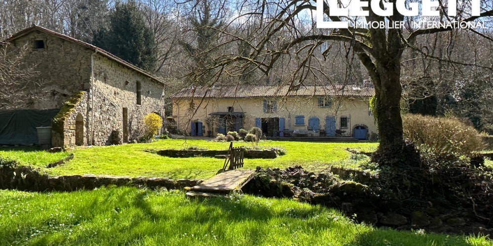 maison à BUSSEROLLES (24360)
