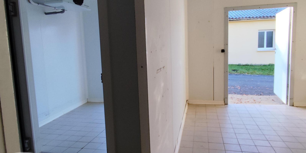 parking à CHALAGNAC (24380)