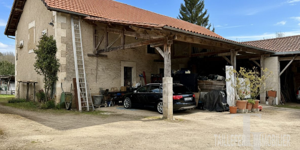 maison à ANTONNE ET TRIGONANT (24420)