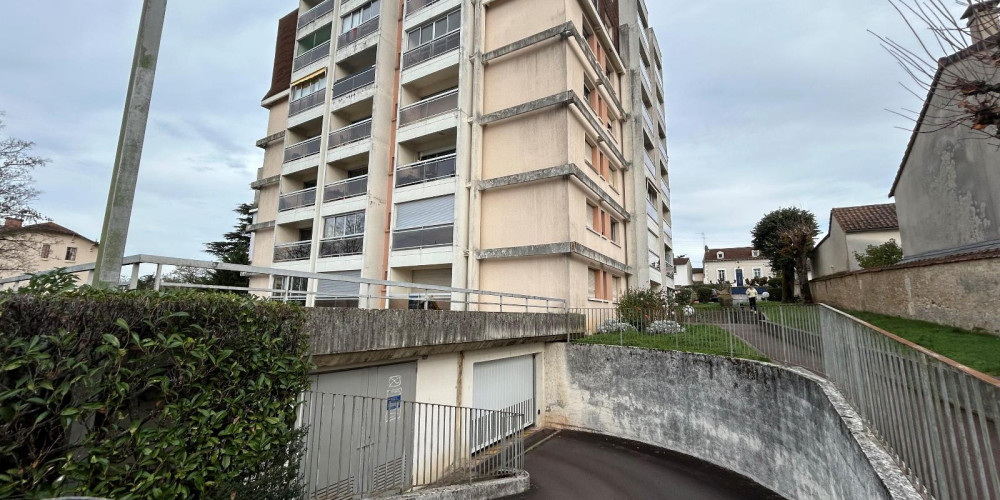parking à PERIGUEUX (24000)