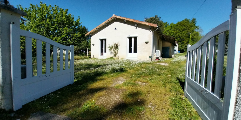 maison à SEGONZAC (24600)