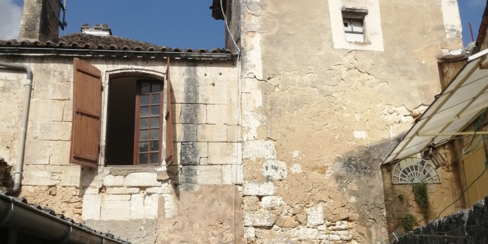 maison à LA ROCHEBEAUCOURT ET ARGENTINE (24340)