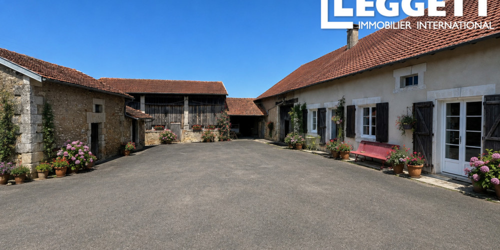 maison à LUSSAS ET NONTRONNEAU (24300)